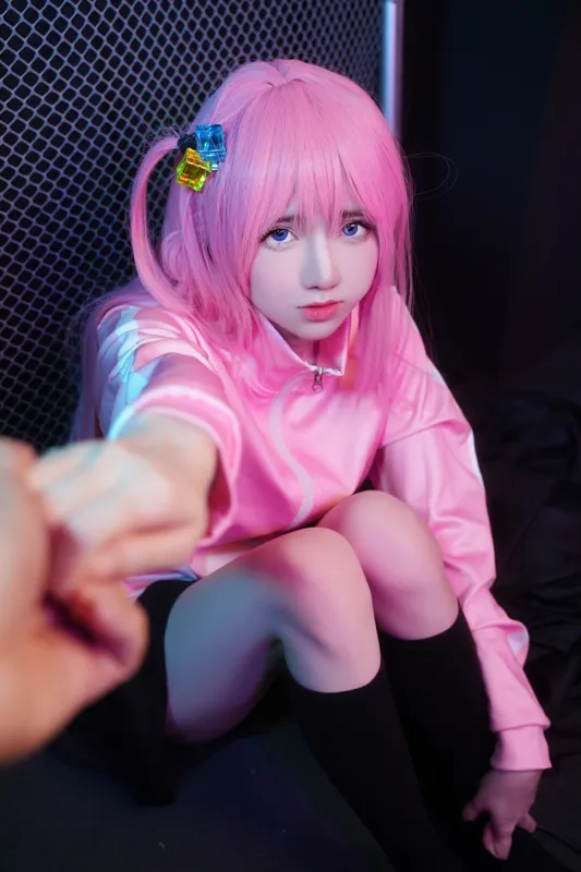 8054