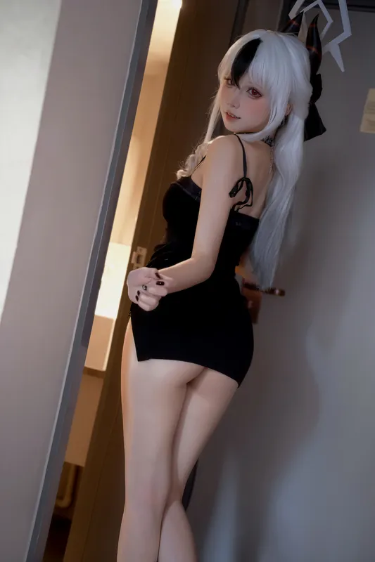 纸悦Etsu ko cosplay 鬼方佳代子 (蔚蓝档案) – photo 11 of 34