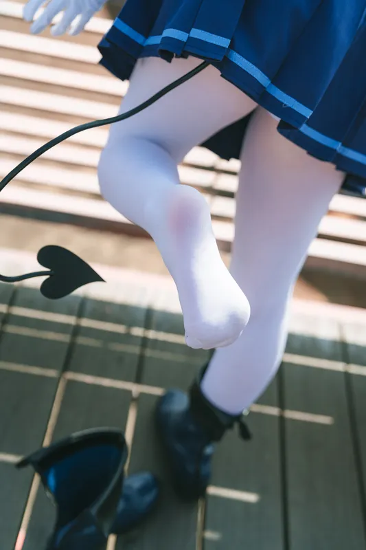 10444