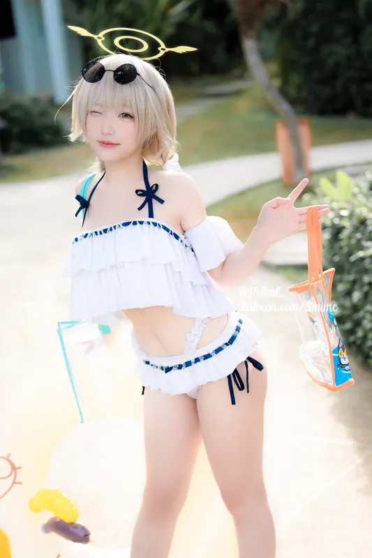 弥美 cosplay 阿慈谷日富美 (蔚蓝档案)