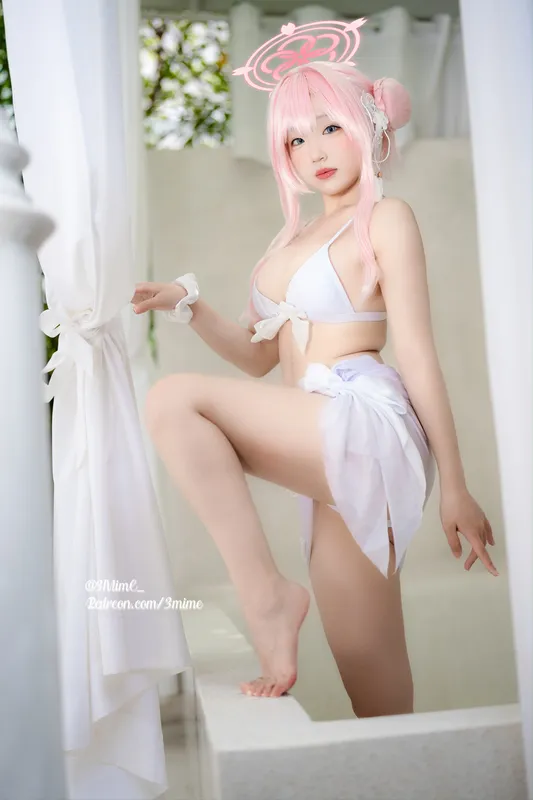 弥美 cosplay 水羽三森 (蔚蓝档案) – photo 11 of 29