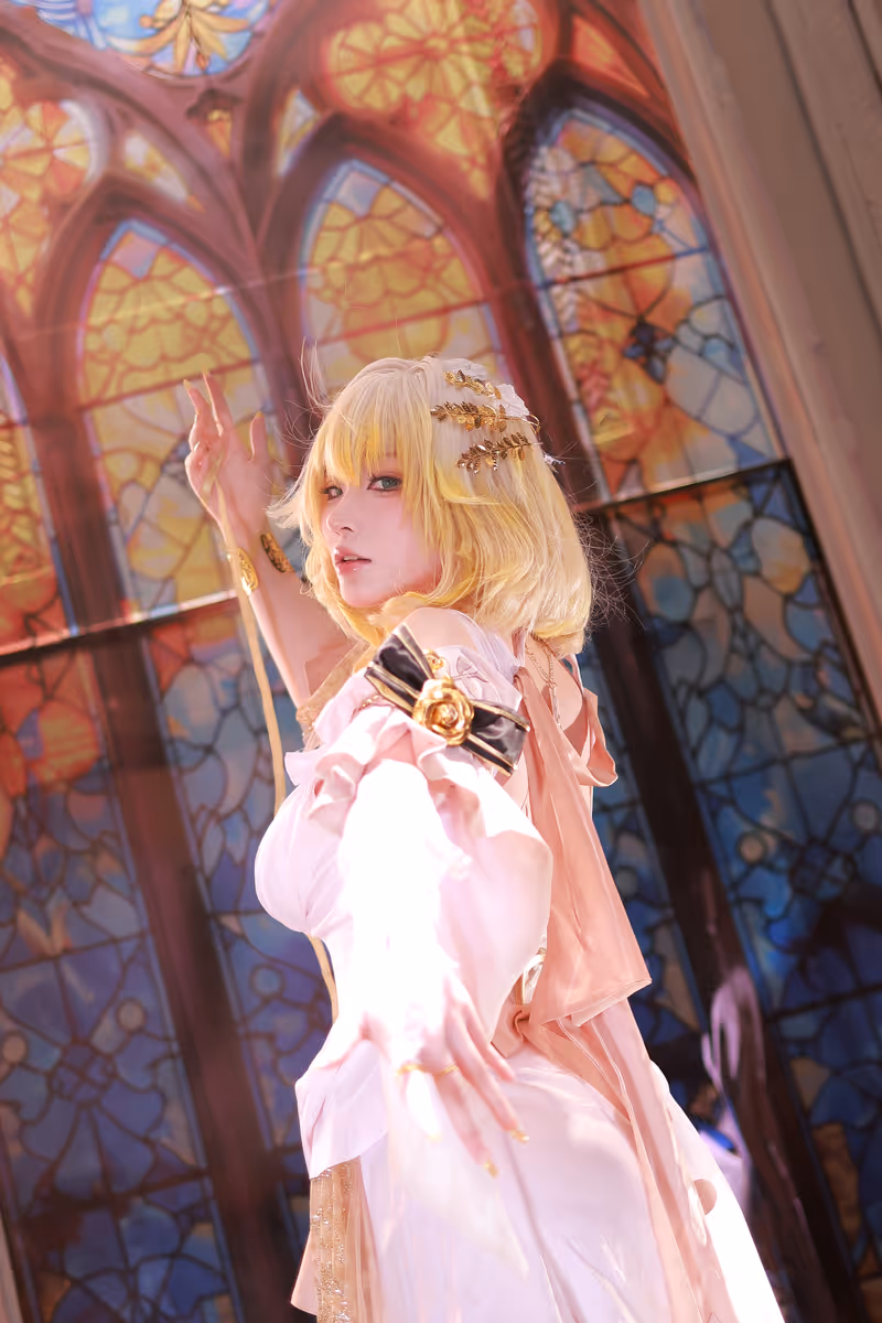 Cheese Wii cosplay Aglaea (Honkai) – photo 5 of 46
