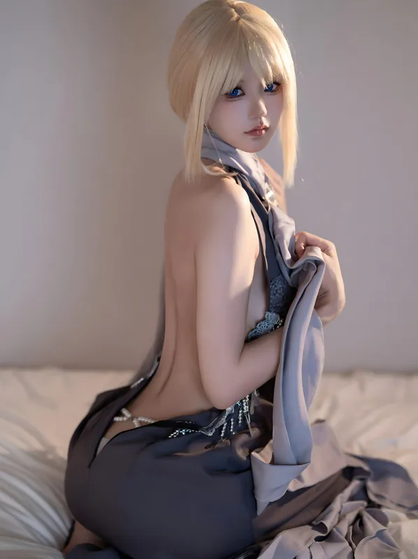 8607