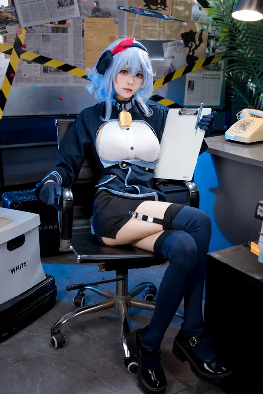 8952