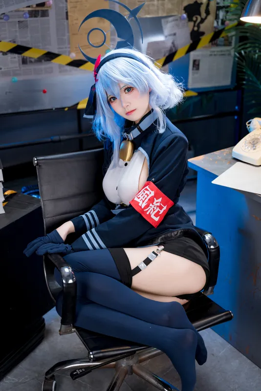 8952