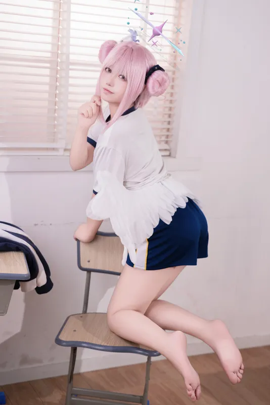 10452