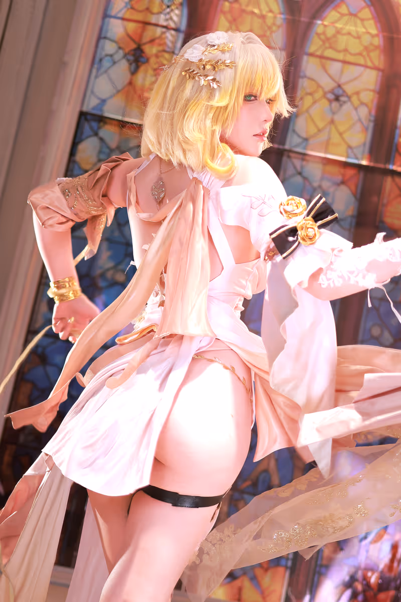 Cheese Wii cosplay Aglaea (Honkai) – photo 7 of 46