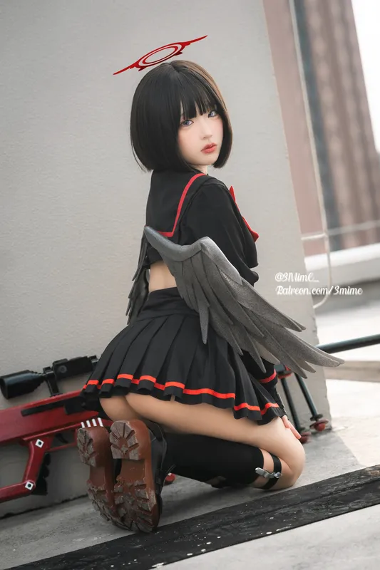 弥美 cosplay 静山真白 (蔚蓝档案) – photo 10 of 80