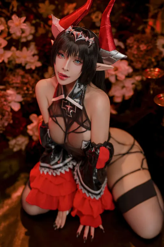 10618