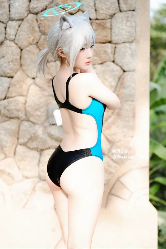 弥美 cosplay 砂狼白子 (蔚蓝档案) – photo 11 of 23