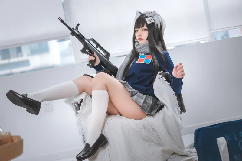 8878
