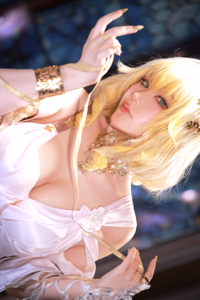 Cheese Wii cosplay Aglaea (Honkai) – photo 11 of 46
