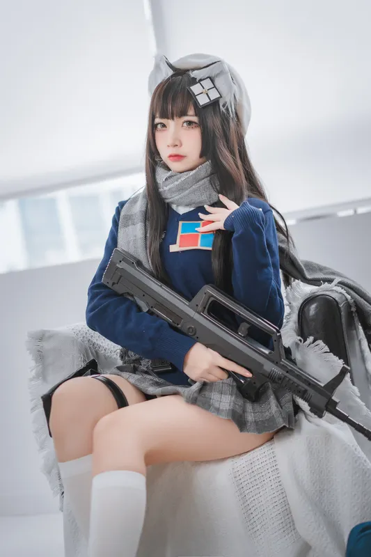 8878
