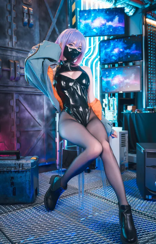 7999