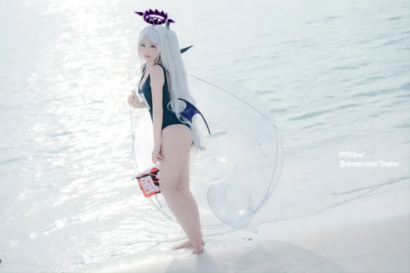 10652