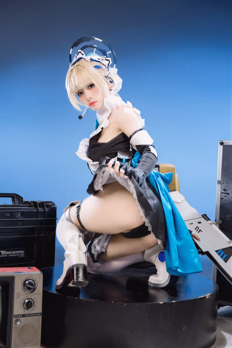 Jiuqimiao cosplay Asuma Toki (Blue Archive) – photo 10 of 24