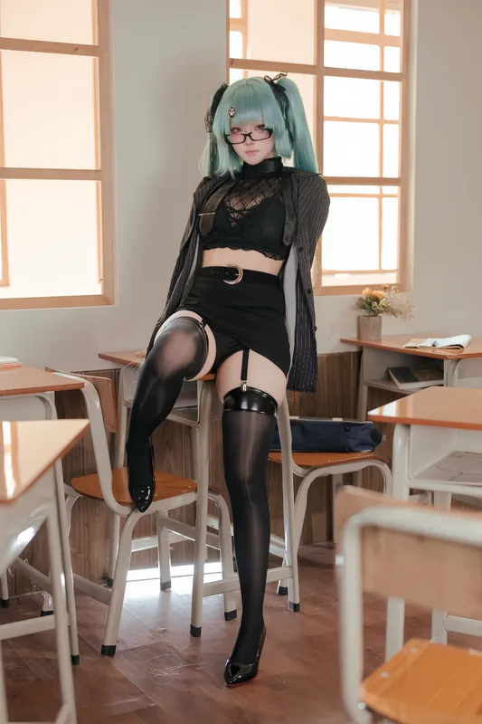 10571