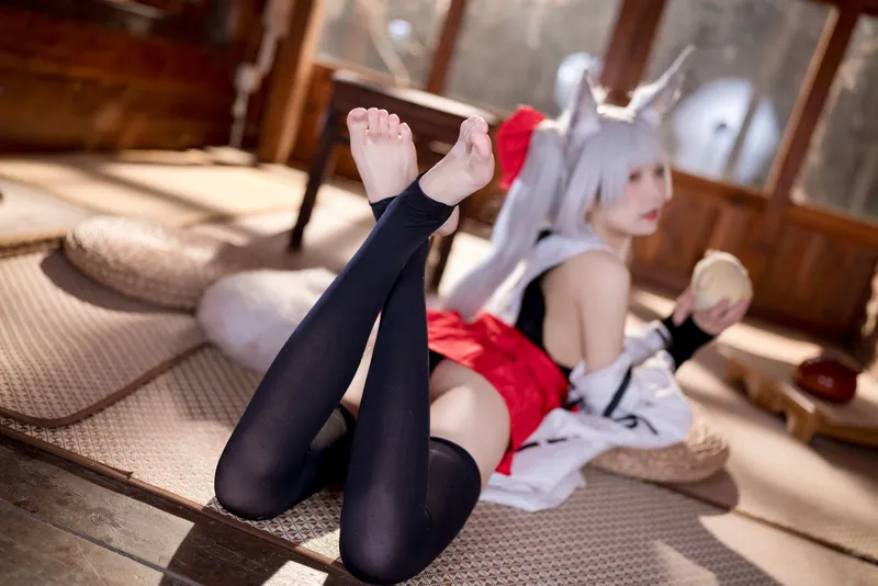 8613