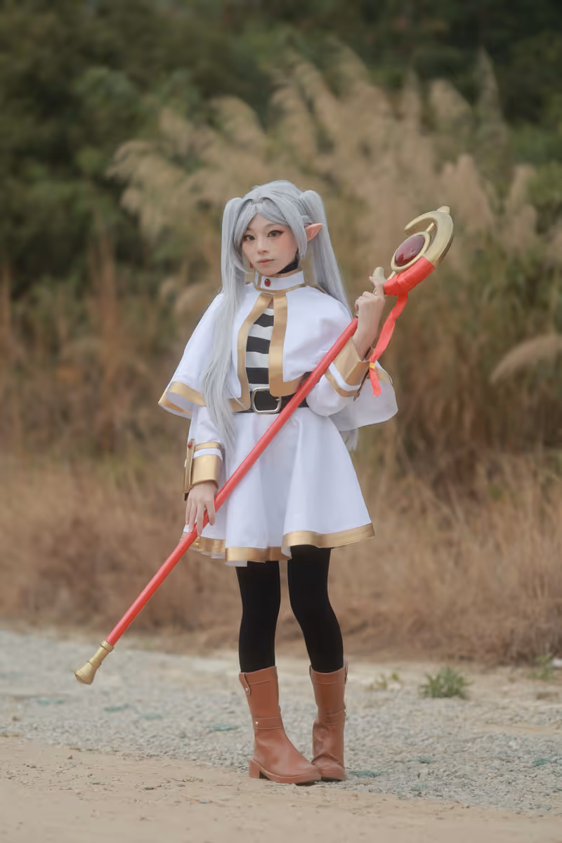 子貓丸 cosplay 芙莉莲 (葬送的芙莉莲) – photo 12 of 72