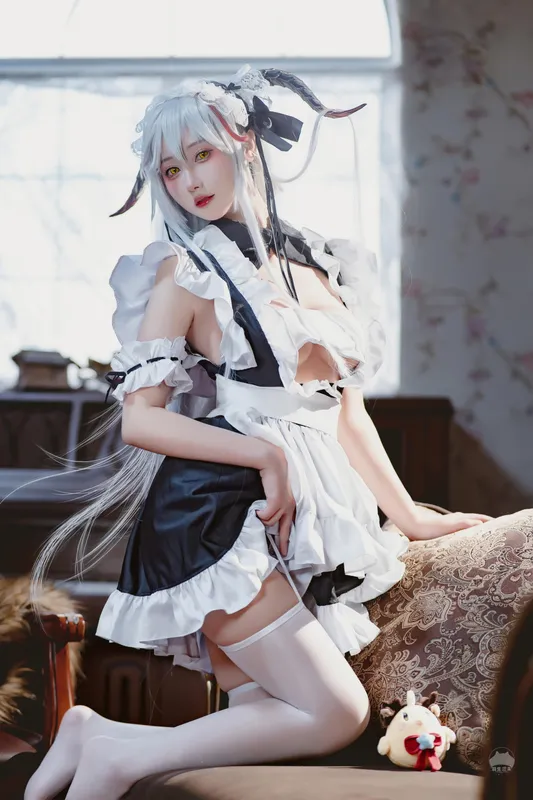 8763