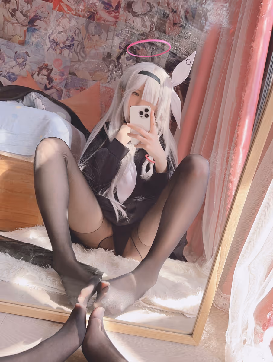 习呆呆 cosplay 普拉娜 (蔚蓝档案) – photo 6 of 19