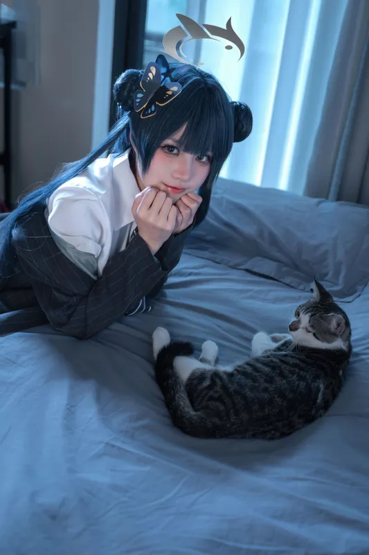 8705