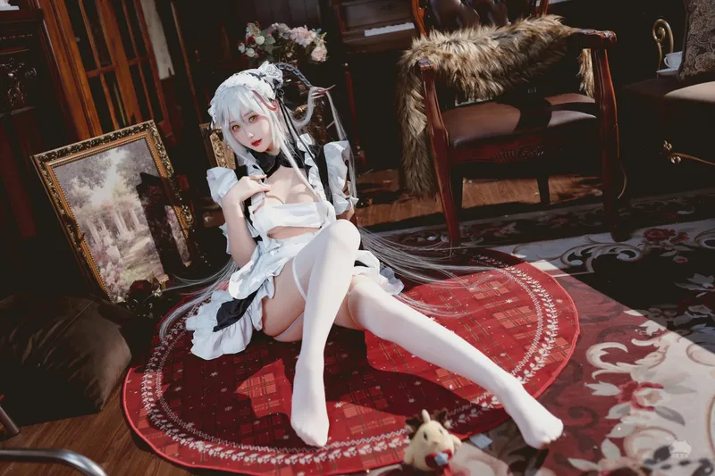 8763