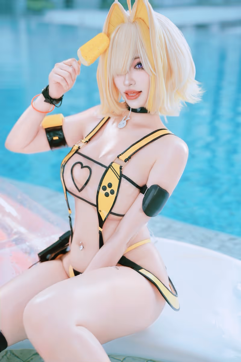KING ANGEL cosplay Elegg (Goddess of Victory: Nikke) – photo 12 of 35