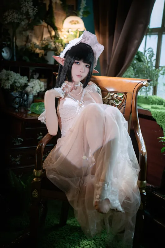 千雪Senyuki cosplay 森蚺 (明日方舟) – photo 11 of 24