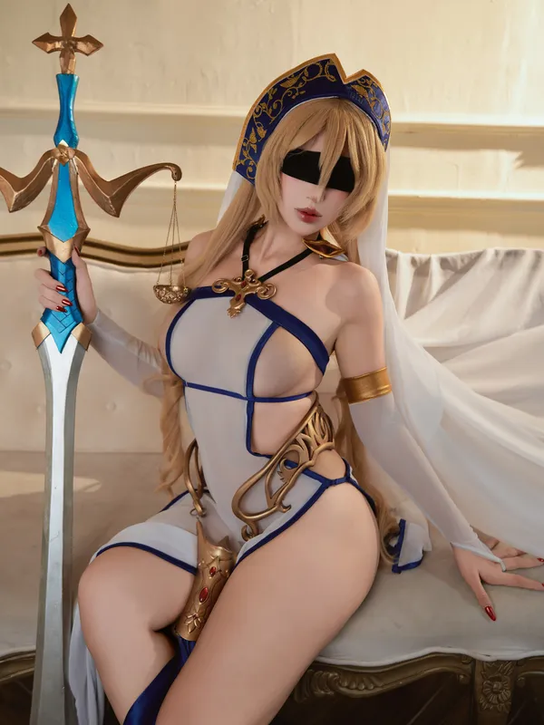 Puypuy cosplay 剑之圣女 (哥布林杀手)