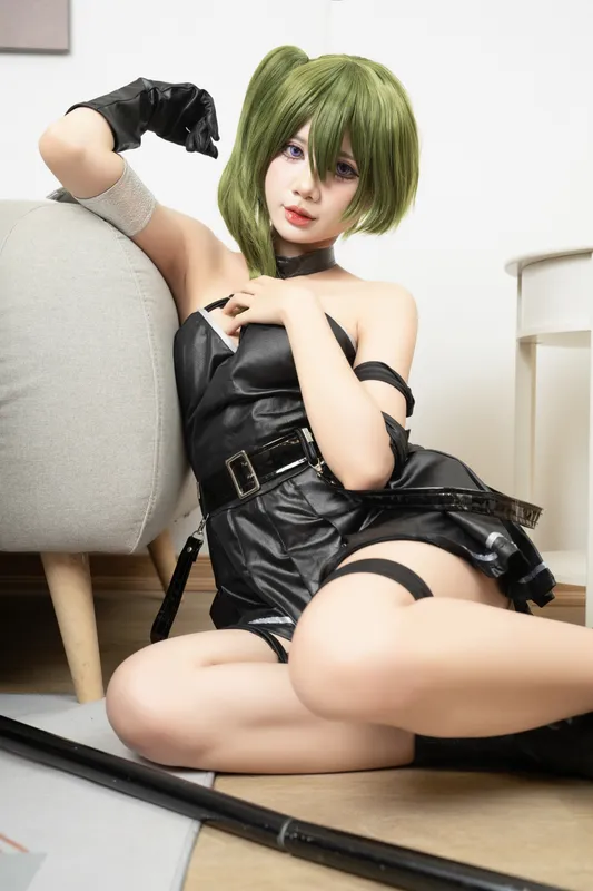 8994