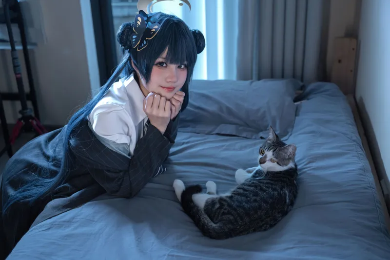 8705