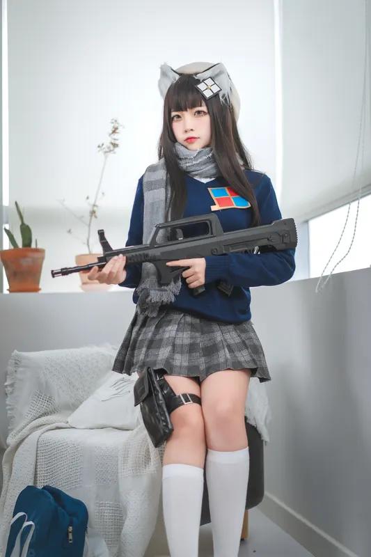 8878
