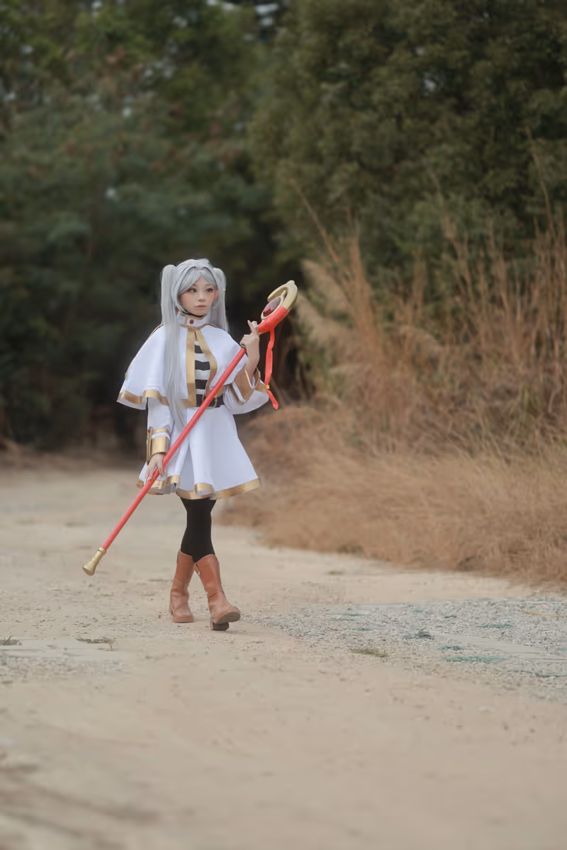子貓丸 cosplay 芙莉莲 (葬送的芙莉莲) – photo 11 of 72