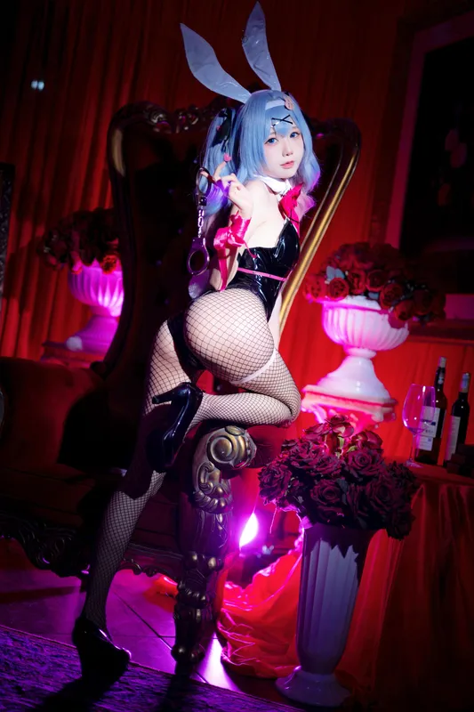 Hatsune Miku cosplay (Vocaloid)