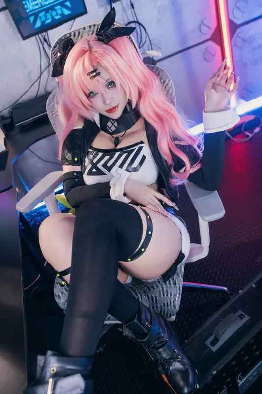 KING ANGEL cosplay 妮可·德玛拉 (绝区零) – photo 5 of 28