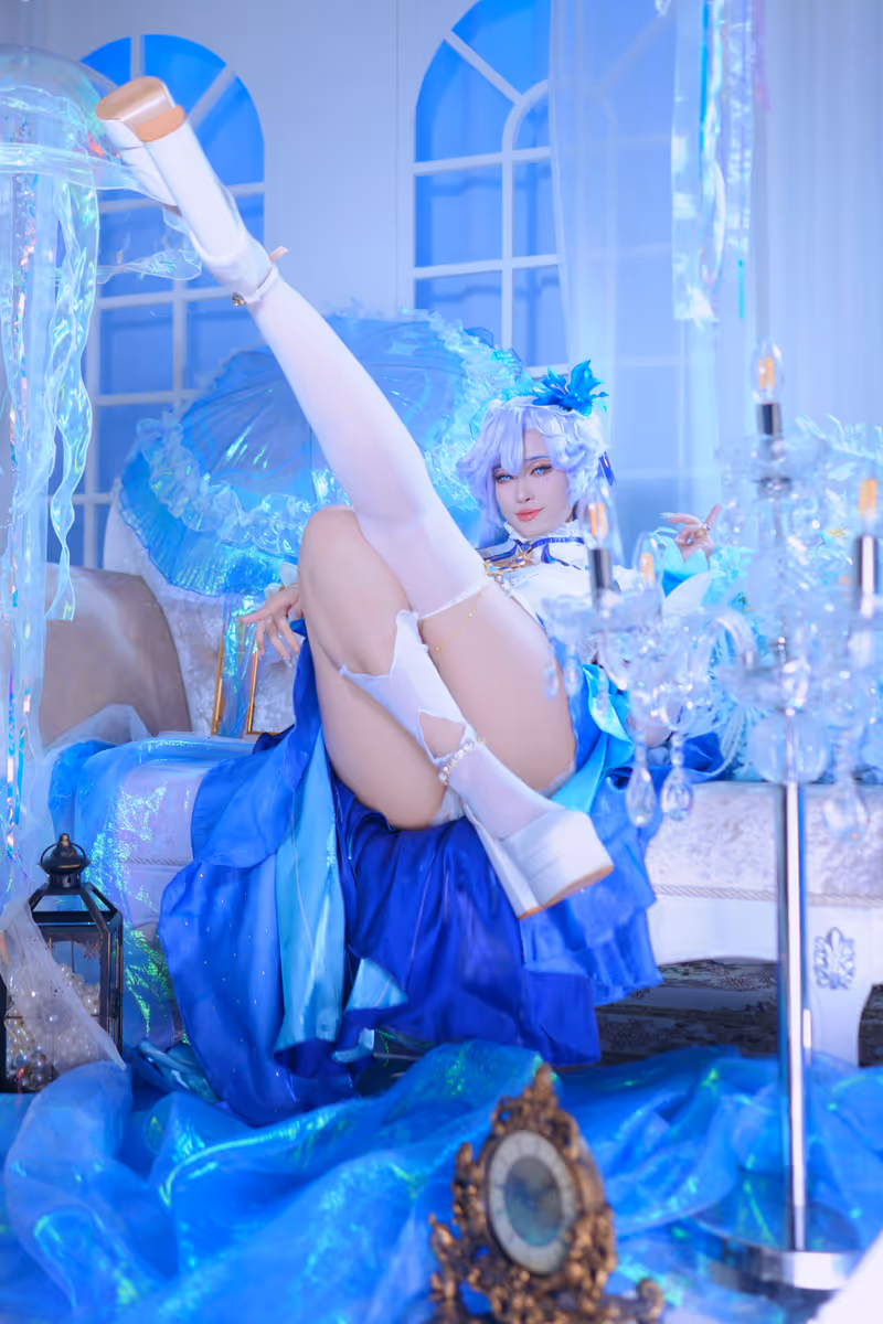 KING ANGEL cosplay Cantarella (Wuthering Waves) – photo 12 of 43