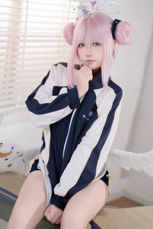 10452