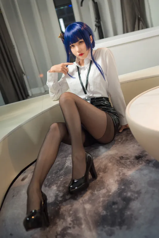 8974