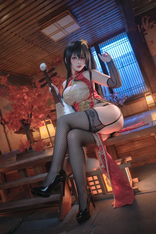 呙呙 cosplay 大凤 (碧蓝航线) – photo 8 of 22