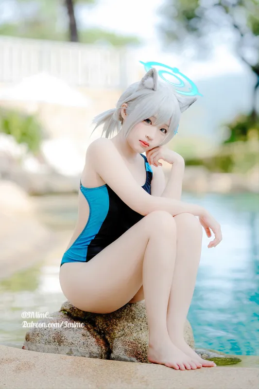 弥美 cosplay 砂狼白子 (蔚蓝档案) – photo 6 of 23