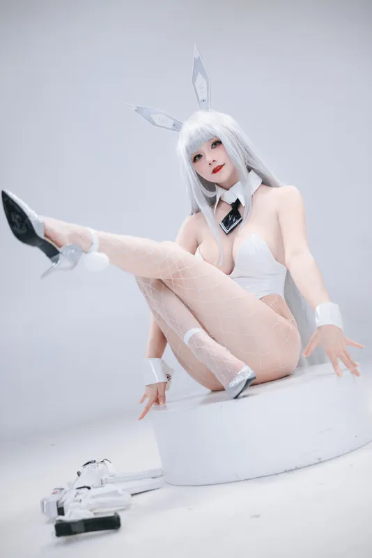8708