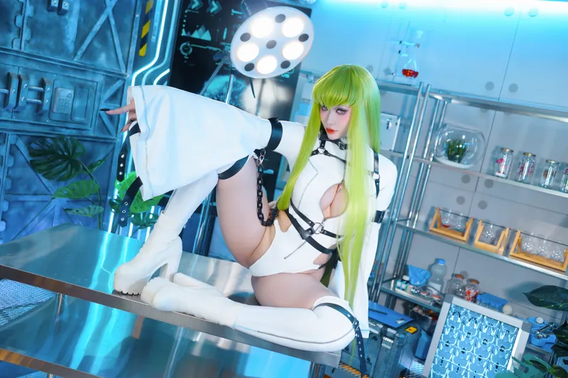 KING ANGEL cosplay C.C. (Code Geass 反叛的鲁路修) – photo 12 of 31