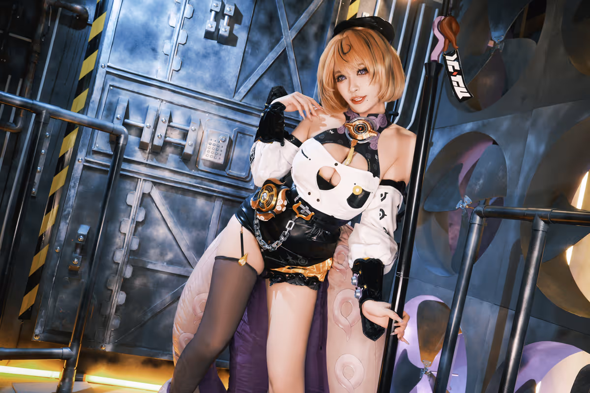 KING ANGEL cosplay 伊德海莉·墨菲 (绝区零) – photo 7 of 62