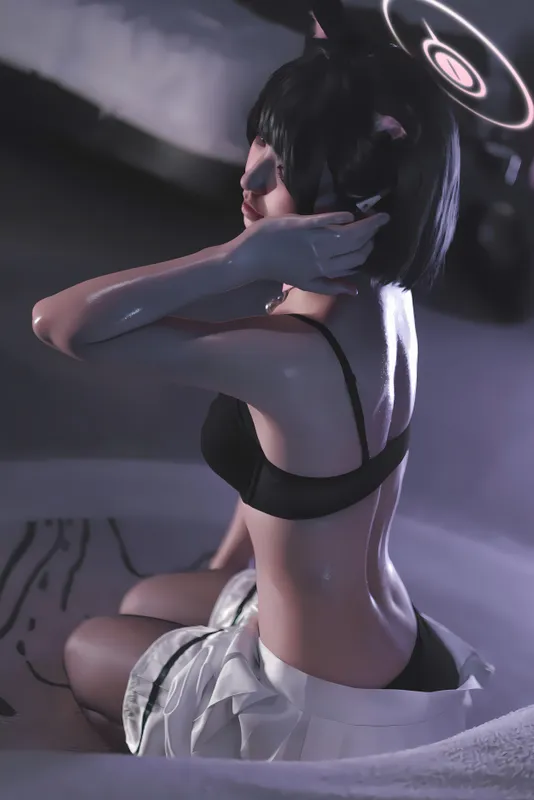 8906