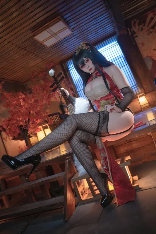 呙呙 cosplay 大凤 (碧蓝航线) – photo 9 of 22