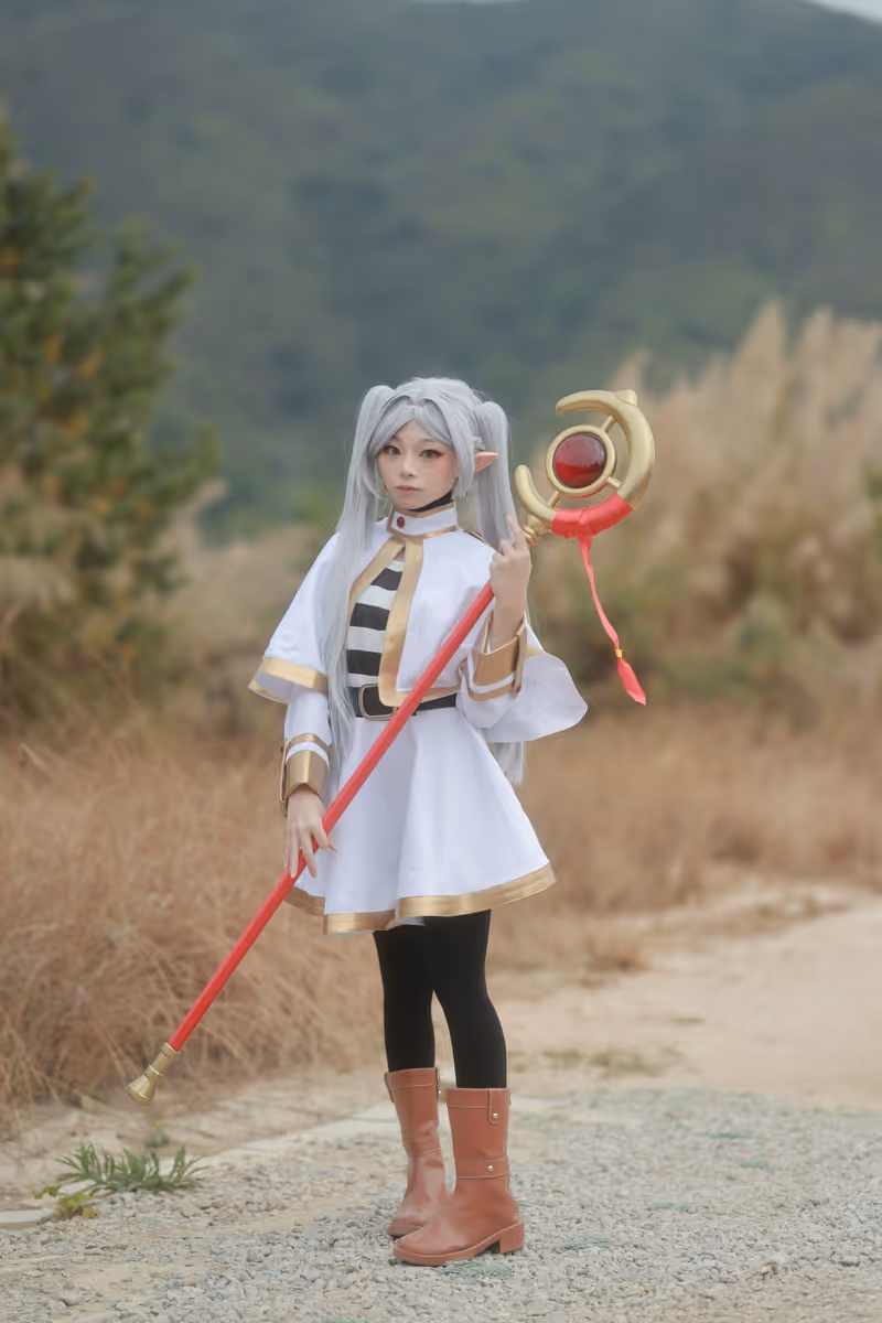 子貓丸 cosplay 芙莉莲 (葬送的芙莉莲) – photo 10 of 72