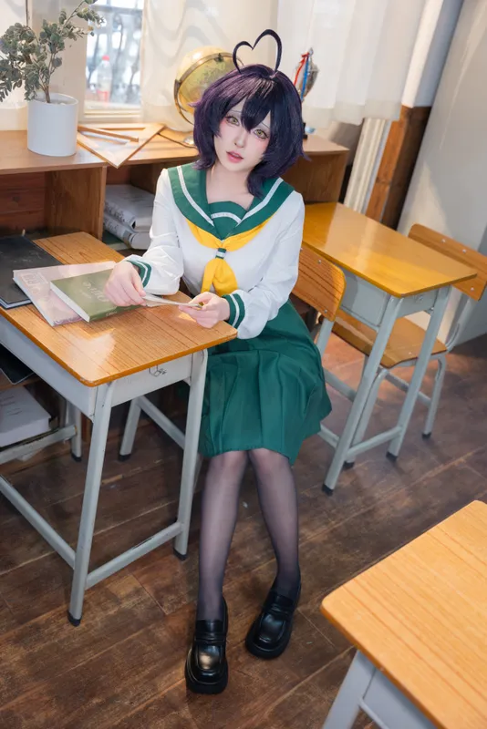 8528