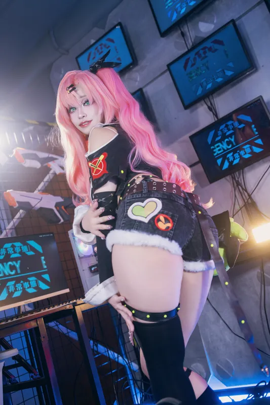 KING ANGEL cosplay 妮可·德玛拉 (绝区零) – photo 10 of 28