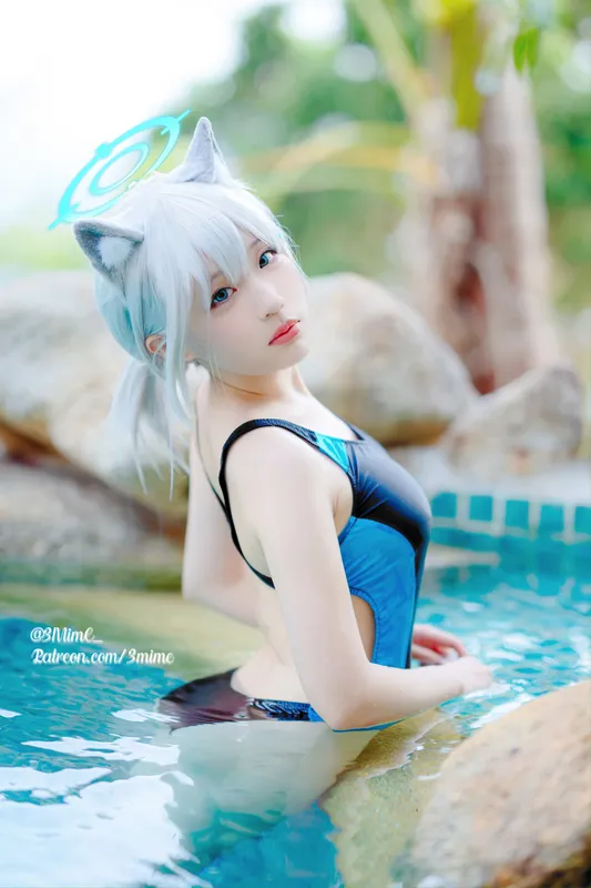 弥美 cosplay 砂狼白子 (蔚蓝档案) – photo 7 of 23